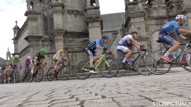 Championnats de Bretagne Pass Cyclistes  St Thgonnec